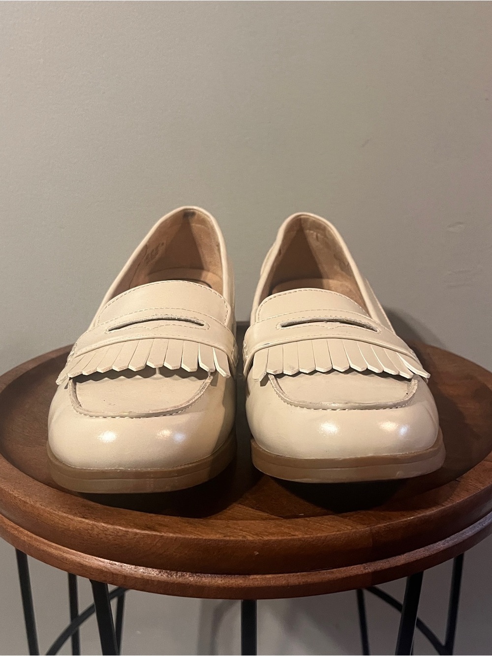Life Stride Women's Cream Fringe Penny Loafers Worn Once